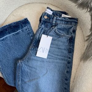 Zara High Rise Barrel Leg